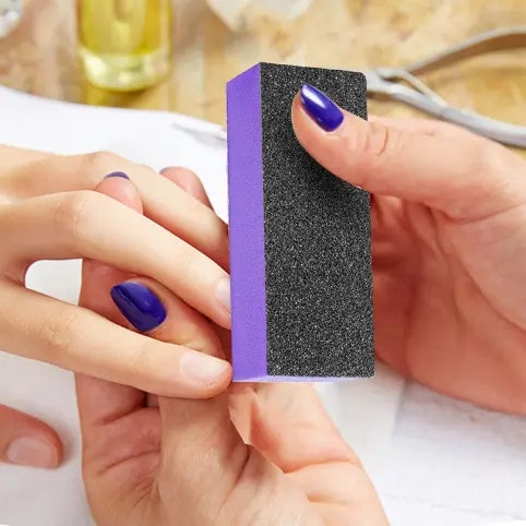 How to use nail buffer block